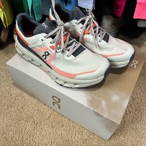 On Running Athletic Shoes - cloudvista sz 8